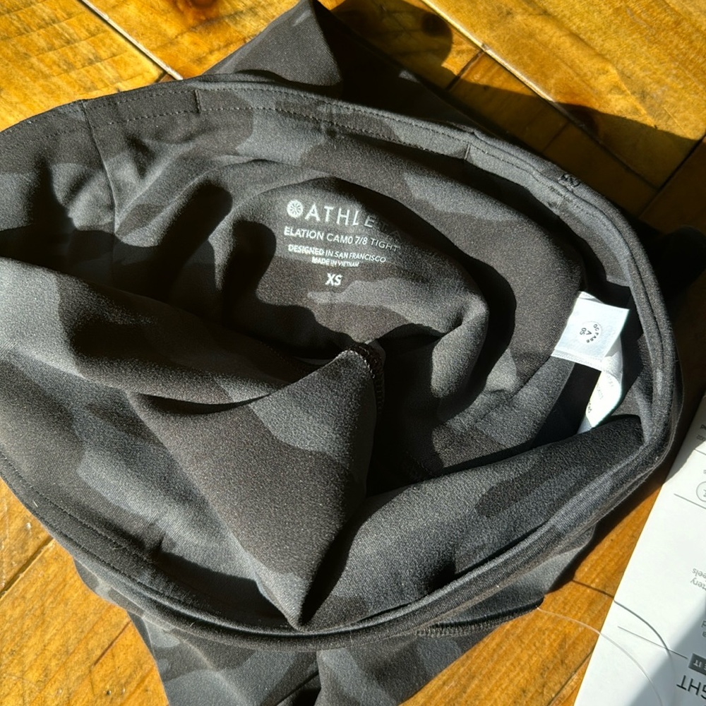Athleta Elation Camo 7/8 Tight - Picture 6 of 7